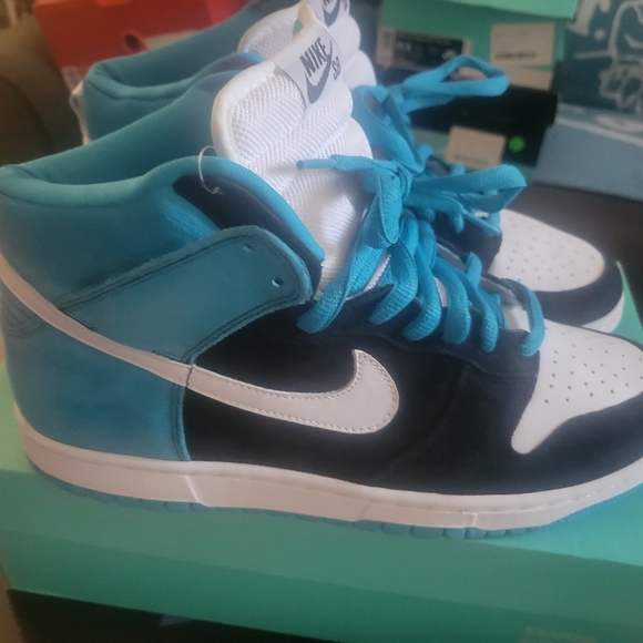 Size 10.5 Send Help Nike High Dunk SB Shoes - Picture 3 of 5